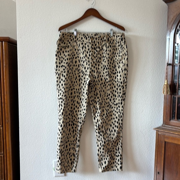 Chicos 2.5R Animal Print Denim - Picture 1 of 5